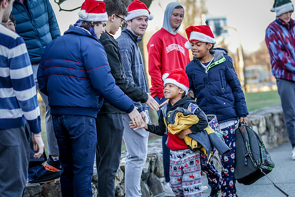 holiday_handshake23_jfess2_1015
