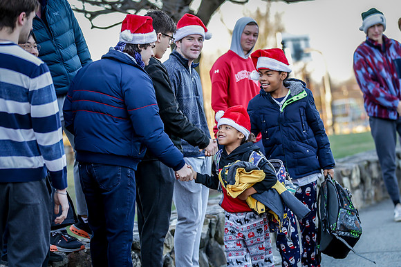 holiday_handshake23_jfess2_1016