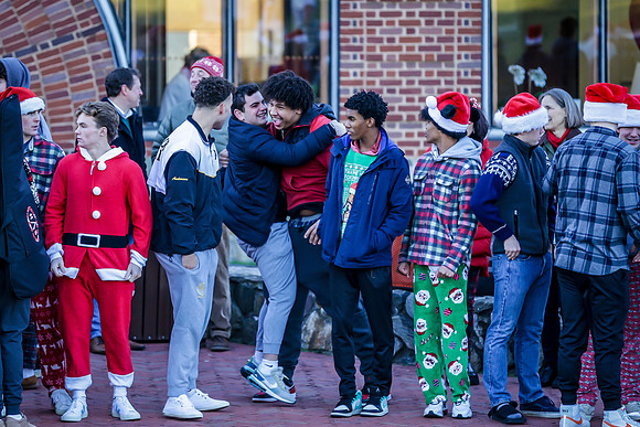 holiday_handshake23_jfess2_1086