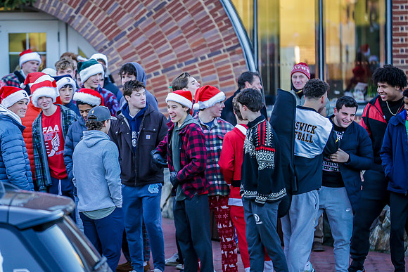 holiday_handshake23_jfess2_1093