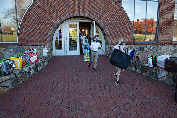thanksgiving21_fooddrive_ls_gh_0013