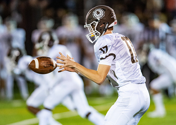 football_2018-09-14_dburns_9107