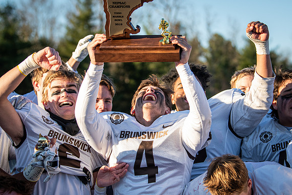 football_nepsac19_wkl5_3387
