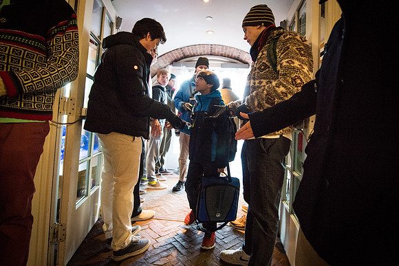 holiday_handshake16_wkl_0155