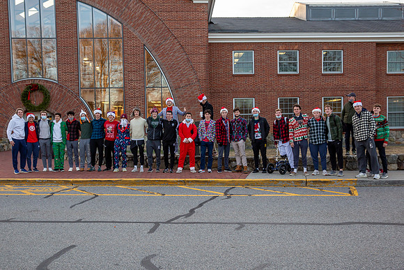 holiday21_handshake_jfess_4463