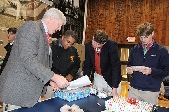 holiday_giftwrapping_us_3210