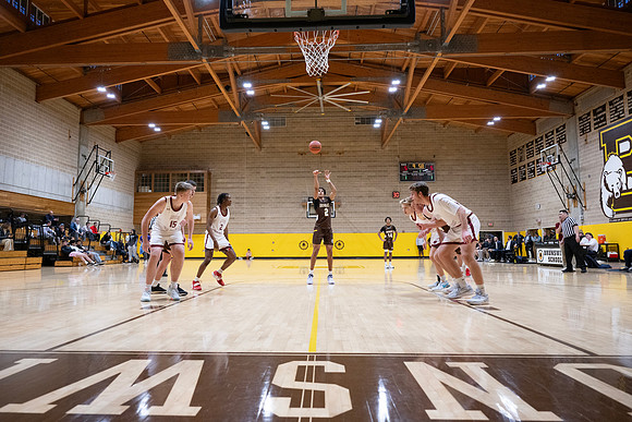 basketball_2023-12-13_dburns1_2559