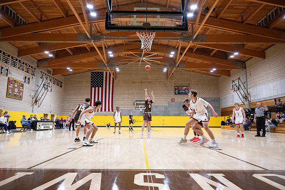 basketball_2023-12-13_dburns1_2841