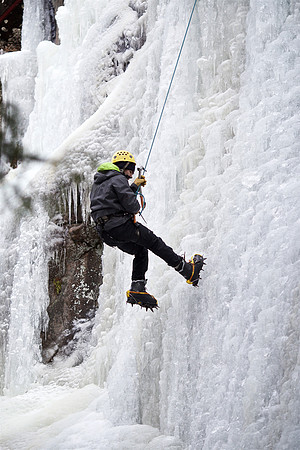 campdudley16_iceclimbing_bd_6244