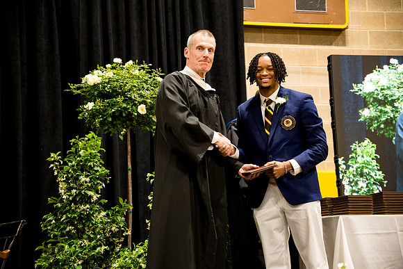 graduation25_diploma_ah_0816