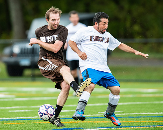 hc18_alumni_soccer_dburns_5035