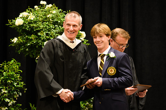 graduation25_diploma_wkl1_4990