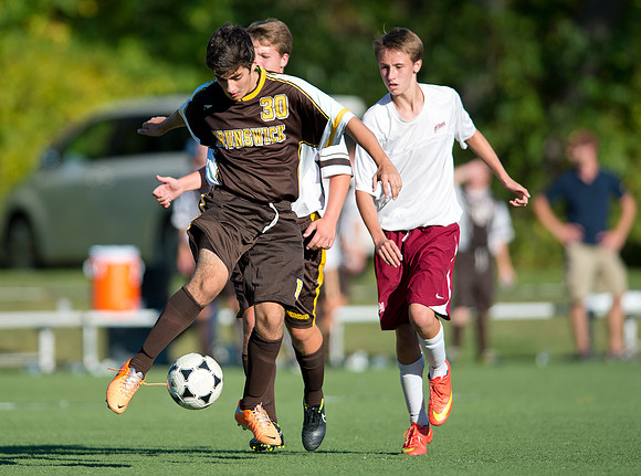 homecoming14_soccer_3rdsbrown_db_9542