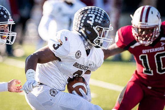 football_nepsac19_wkl8_1602