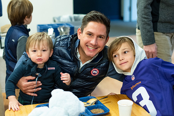 fatherson_bfast23_wkl1_1115
