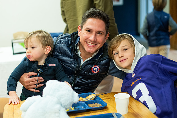 fatherson_bfast23_wkl1_1118