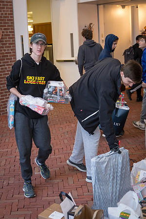 holiday19_toydrive_us_jfess_7862