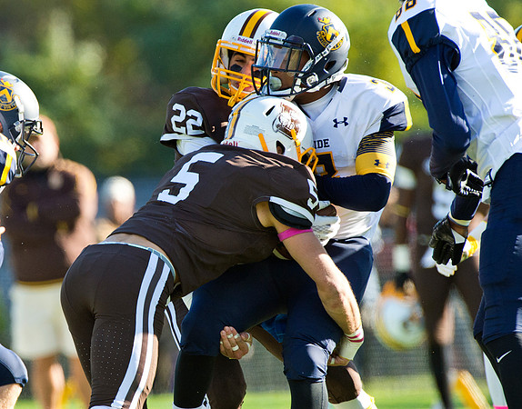 hc15_football_dburns_0974