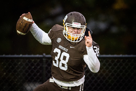 hc16_football_wkl_8244