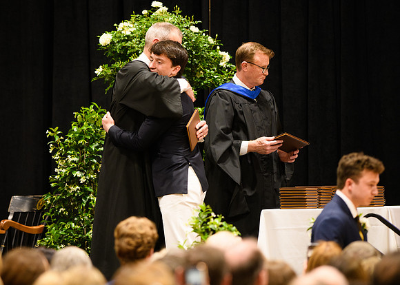 graduation25_diploma_wkl1_5169