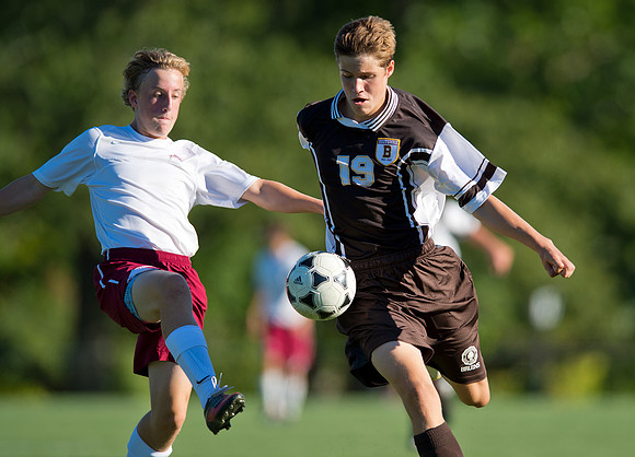 homecoming14_soccer_3rdsbrown_db_9505