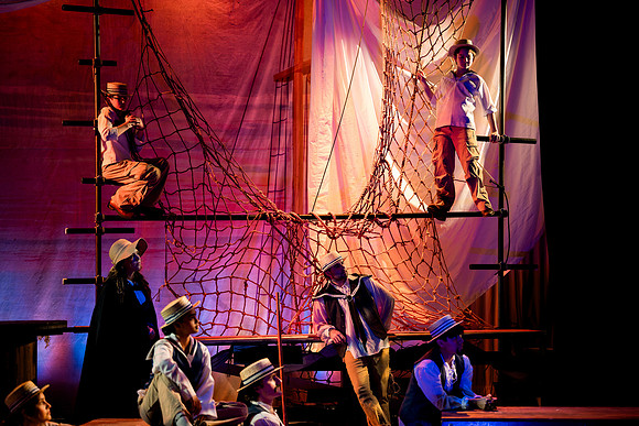 hmspinafore_springmusical25_sat2_us_ah_0068