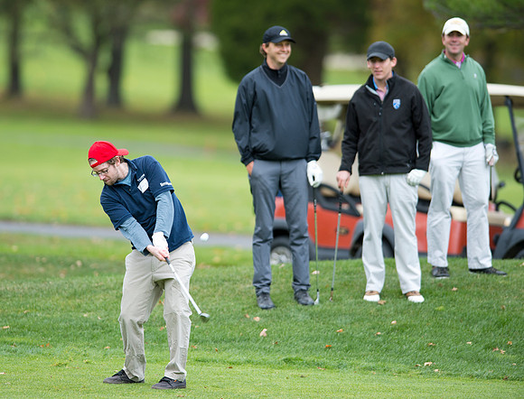 alumni_golfouting13_db_3447