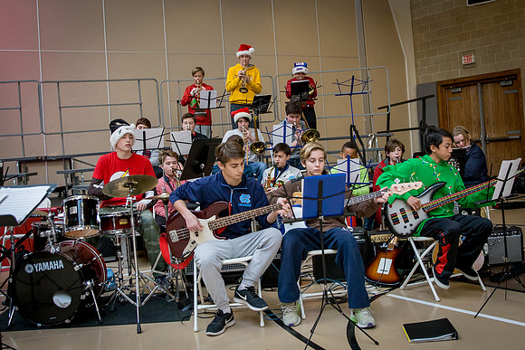holiday_allschool16_jfess_4878