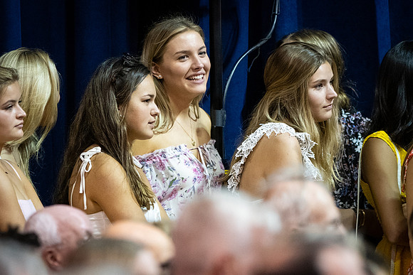 graduation19_wkl1_9168