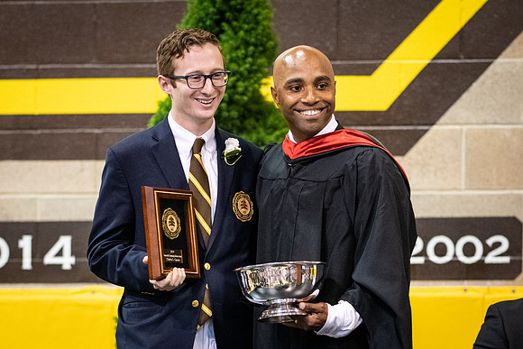 graduation19_wkl1_9405