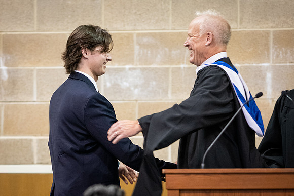 graduation19_wkl1_9412