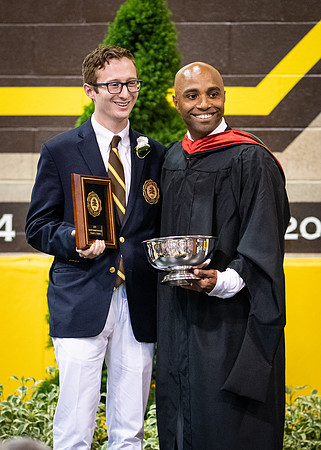 graduation19_wkl1_9406