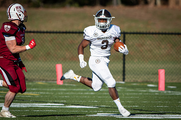football_nepsac19_wkl5_2817