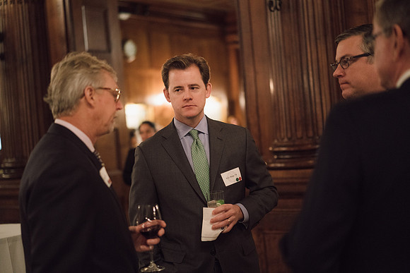alumni_holidayparty15_25mb_jk_4306