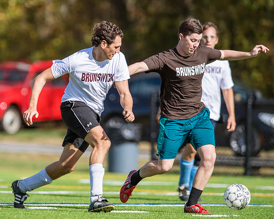 hc17_alumni_soccer_dburns_0506