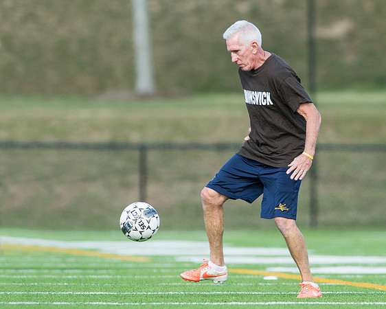 hc17_alumni_soccer_dburns_0738