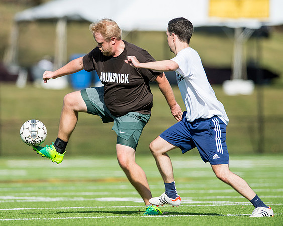 hc17_alumni_soccer_dburns_0696