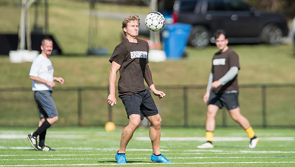 hc17_alumni_soccer_dburns_0637