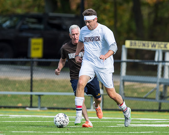 hc17_alumni_soccer_dburns_0415