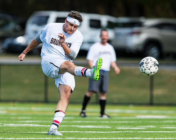 hc17_alumni_soccer_dburns_0433