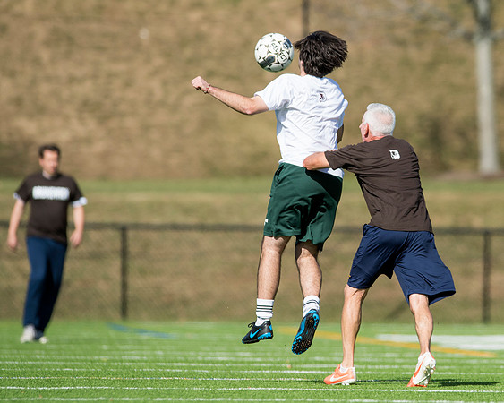 hc17_alumni_soccer_dburns_0652