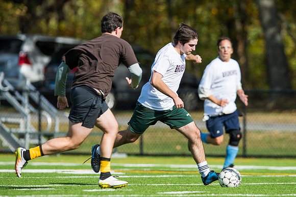 hc17_alumni_soccer_dburns_0449