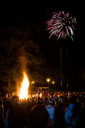 hc15_bonfireworks15_wkl_3359
