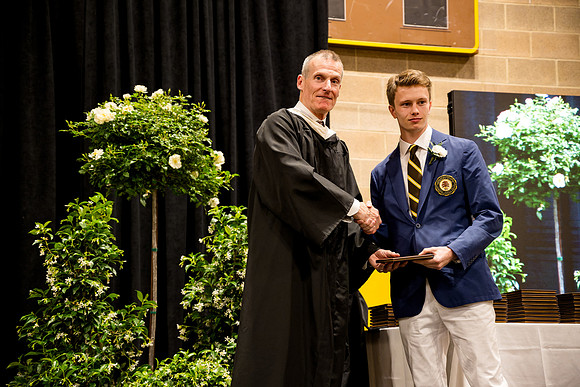 graduation25_diploma_ah_0611