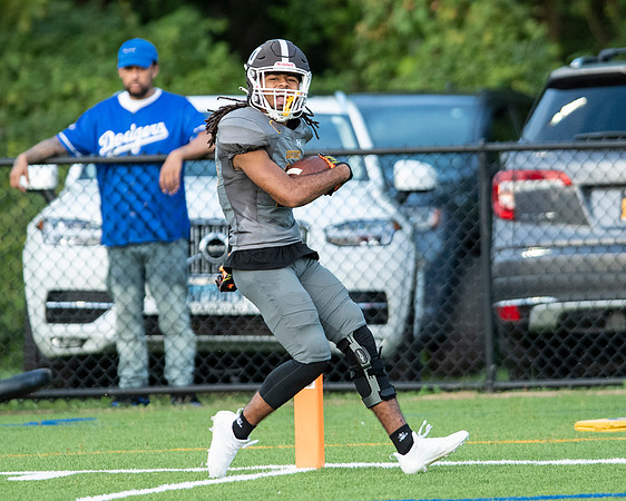 football_2021-09-25_dburns2_3690