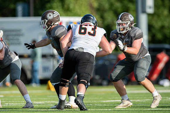 football_2021-09-25_dburns2_3535