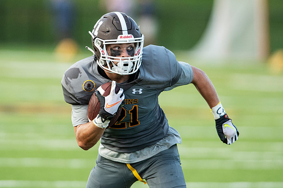 football_2021-09-25_dburns2_3650