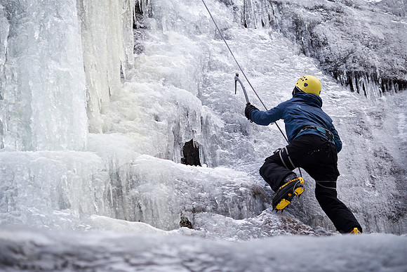 campdudley16_iceclimbing_bd_6353