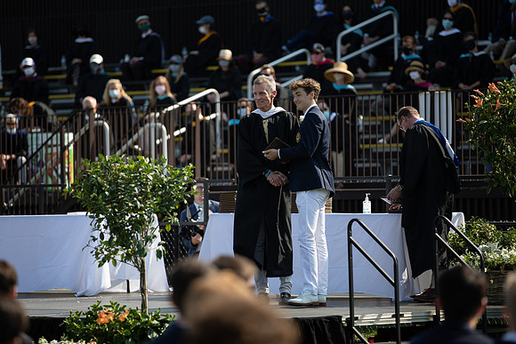 graduation21_diploma_gh_0613