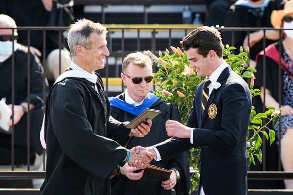 graduation21_diploma_wkl_4699
